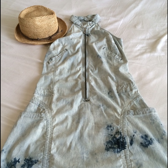 Light wash denim dress - Picture 2 of 4