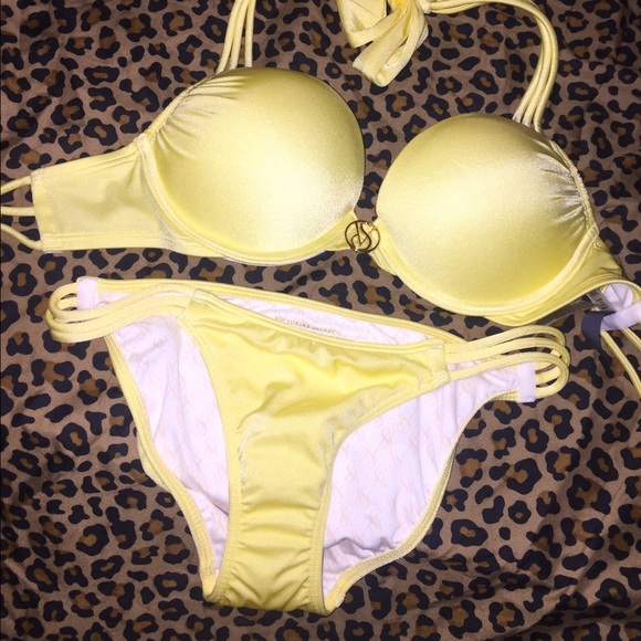 SOLD Victoria Secret Bathing suit set 32A XS - Picture 1 of 1