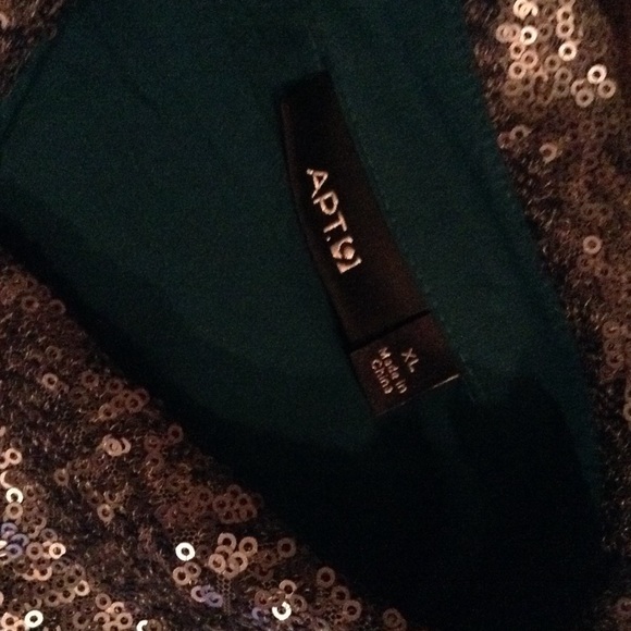 Stunning Teal Button Up w/Sequenced Collar & Cuffs - Picture 3 of 4