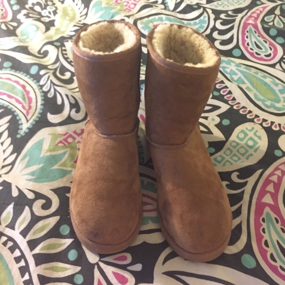 short chestnut ugg boots