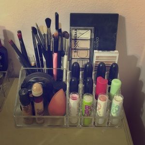 Clear Make Up Holder!