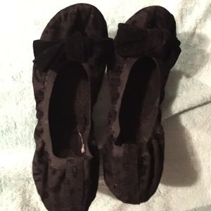 Black Bongo flats never worn sz 9