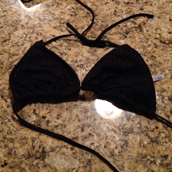Black bikini top