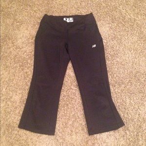 **RESERVED*** New Balance workout capris