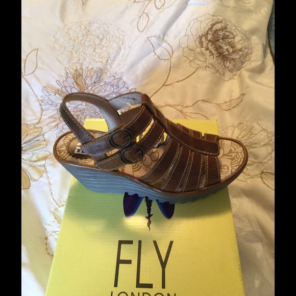 FLY LONDON platform wedges - Picture 2 of 3