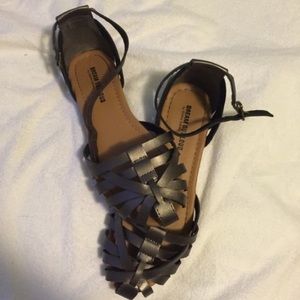 Size 5 gladiator flat sandals