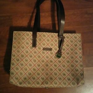 Dooney & Bourke Tote
