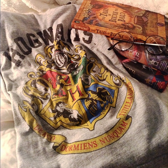 Harry Potter Hogwarts V-Neck