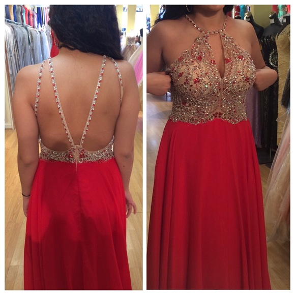 Dresses & Skirts - beautiful bright red prom dress!
