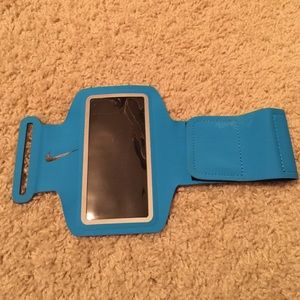 Nike iPhone 5 arm band
