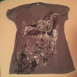 Gray heart and lock tee