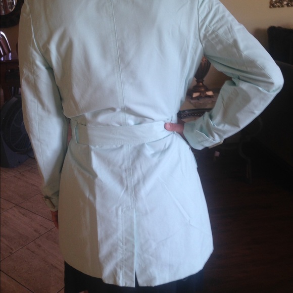 Light green jacket - Picture 2 of 2