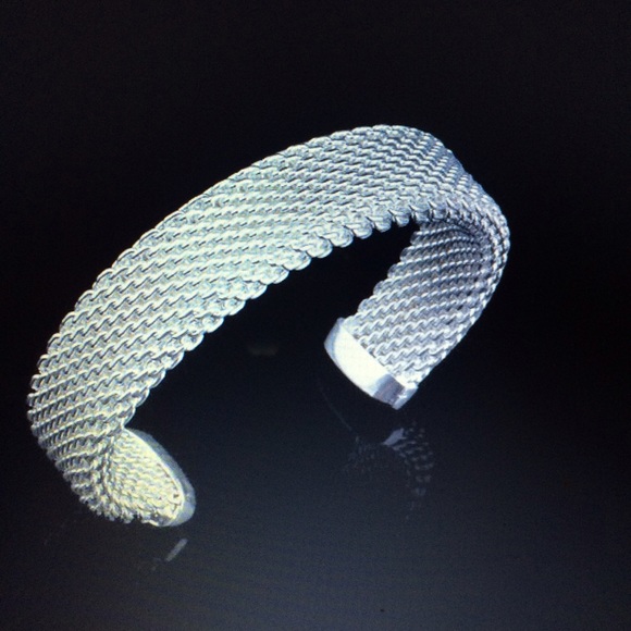 Sterling silver bangle