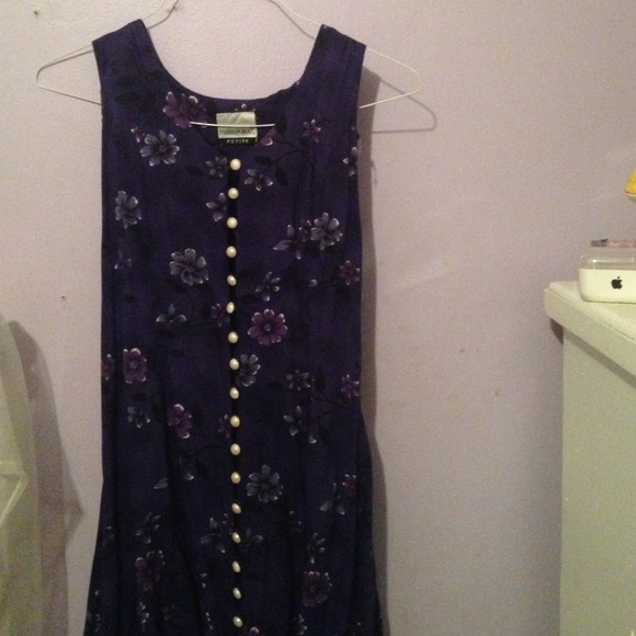 Macy blue flowery dress with pearls