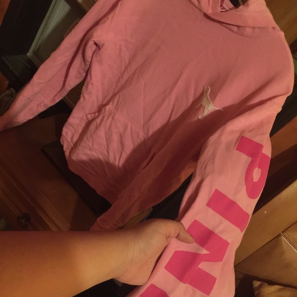 Pink vs sweater 💕