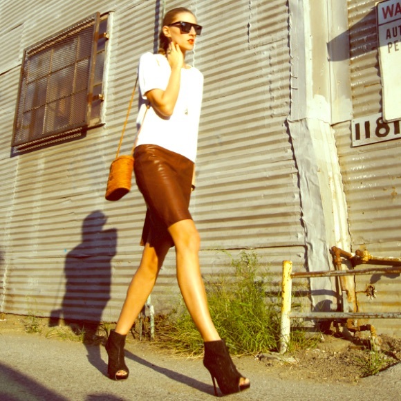 🎉🎉Host pick 🎉🎉BCBG 100% leather pencil Skirt