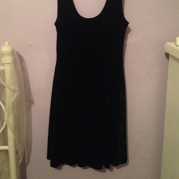 Black velvet dress
