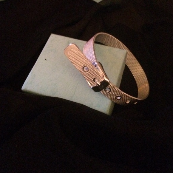 Silver bracelet with buckle