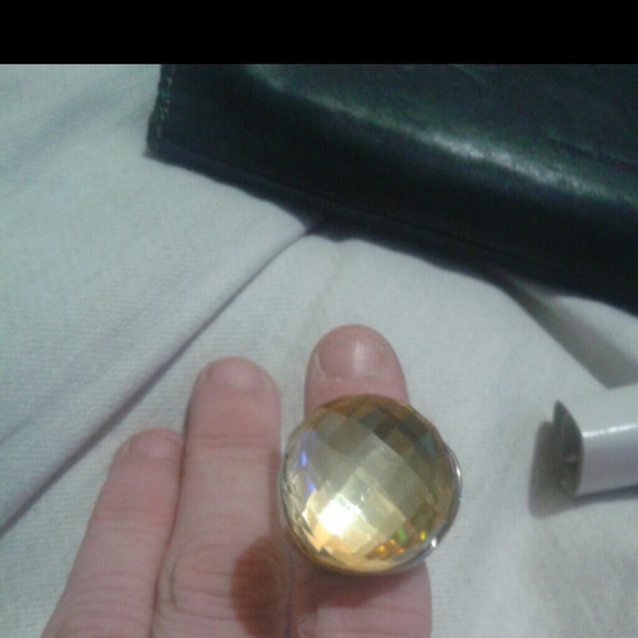 Fashion ring