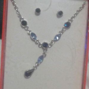 Necklace and earring set
