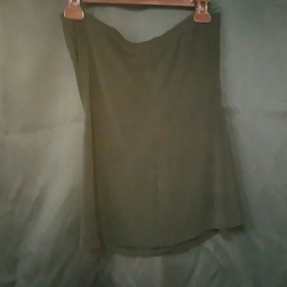 Rampage black top with keyhole cut out - Picture 3 of 4