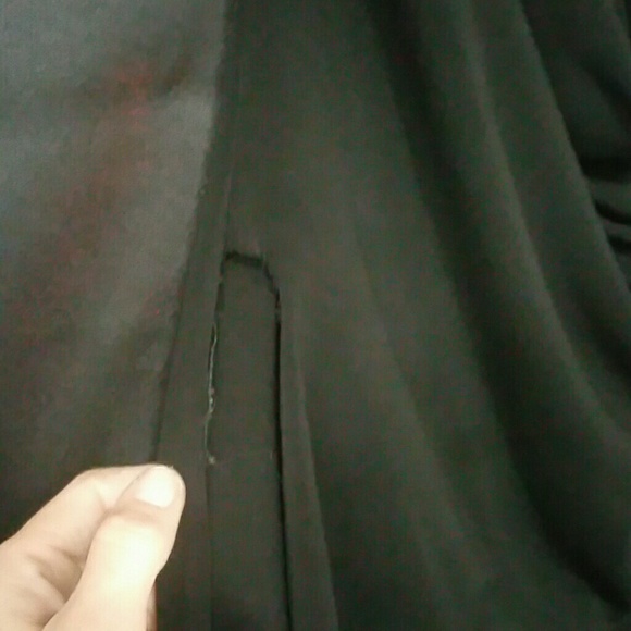 Rampage black top with keyhole cut out - Picture 4 of 4