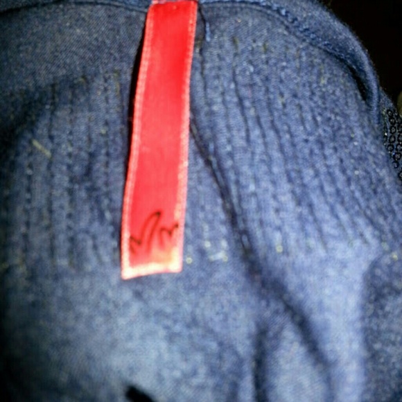 Eye catching navy top. - Picture 3 of 3