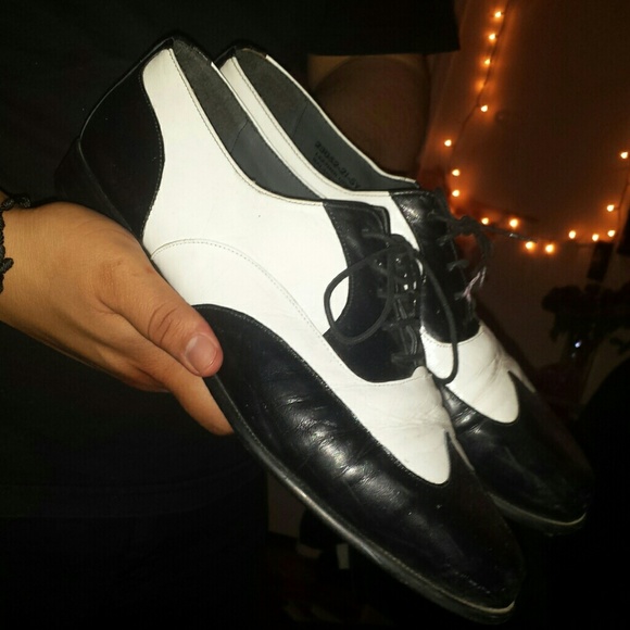 Vintage black and white oxfords
