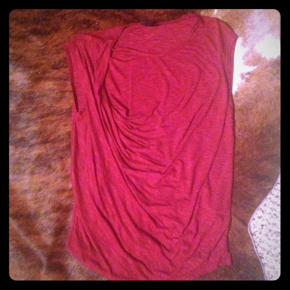Maroon cap sleeve tank top
