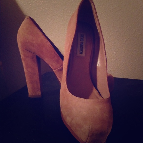 Steve Madden nude heels