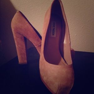 Steve Madden nude heels