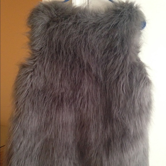Fur vest - Picture 2 of 2