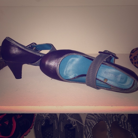 Plumb heels
