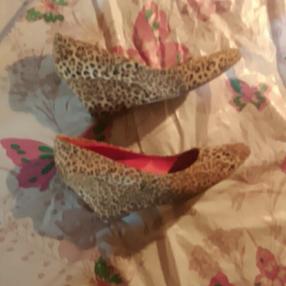 Leopard Express Wedges - Picture 2 of 3