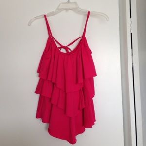 Tiered tie back tank