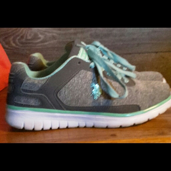 Tennis Shoes