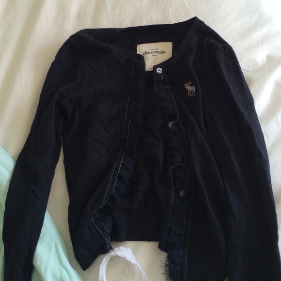 BUNDLE of Tops - Picture 4 of 4