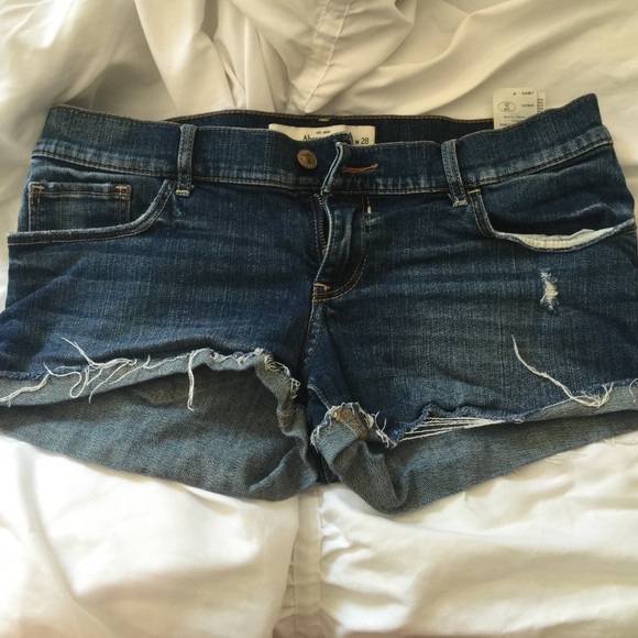 Denim Abercrombie & Fitch shorts, cuffed at bottom