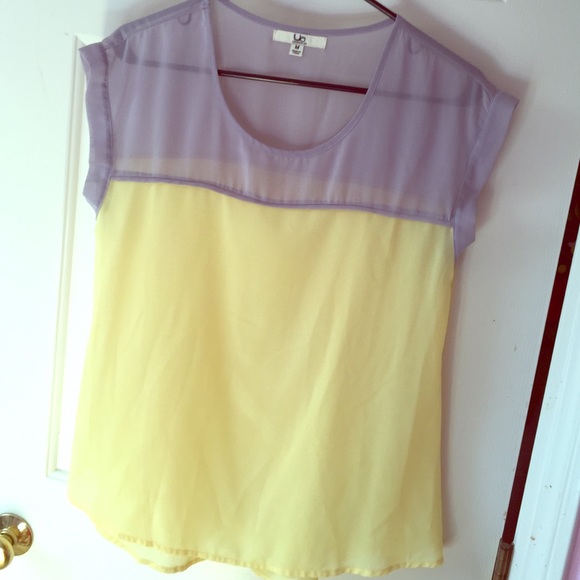 Beautiful yellow/grey sheer blouse Size med