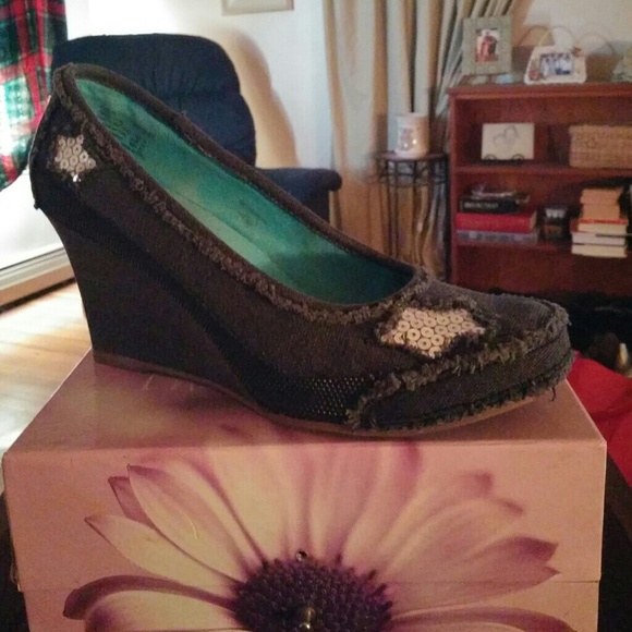 Wedge - Twice worn