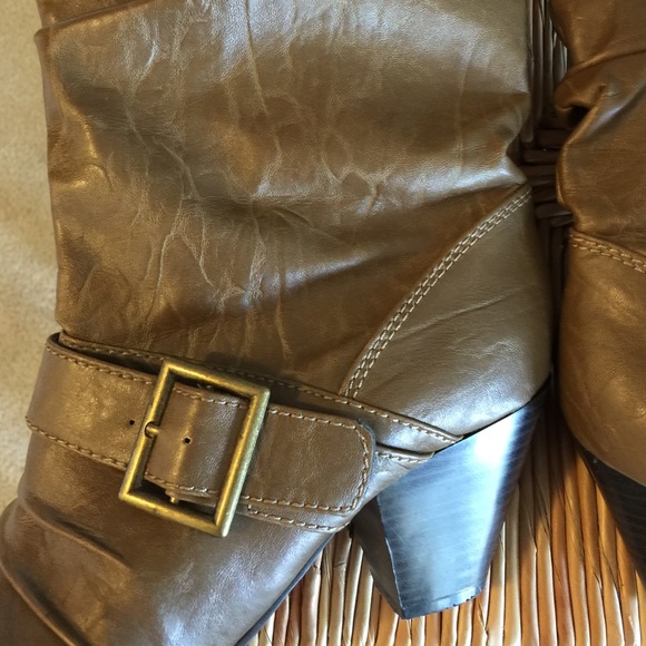 Buckle boot - Picture 2 of 2