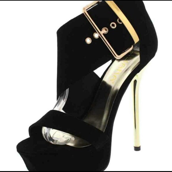Black sandal heel
