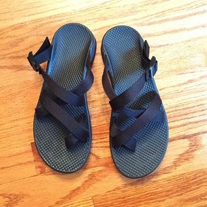 Thick single strapped black Chacos