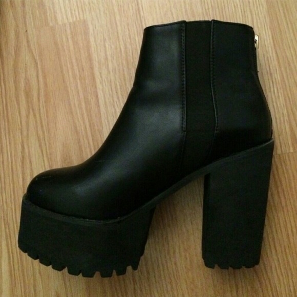 Platform Chelsea Boot (Similar to Mulder)