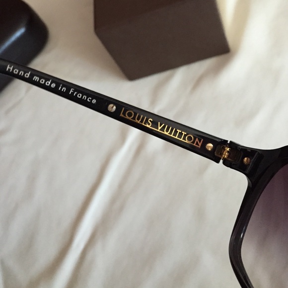 Louis Vuitton Evidence Sunglasses - Picture 2 of 4