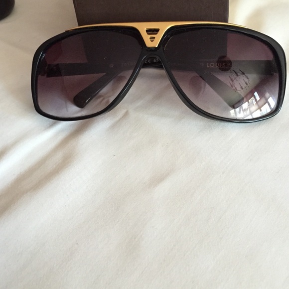 Louis Vuitton Evidence Sunglasses - Picture 4 of 4