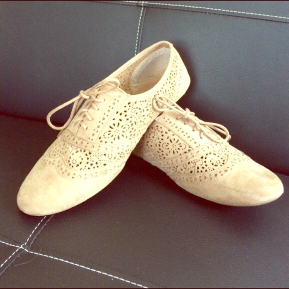 Nude flats