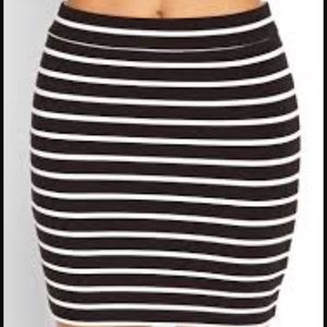 Forever 21 Black & White Skirt