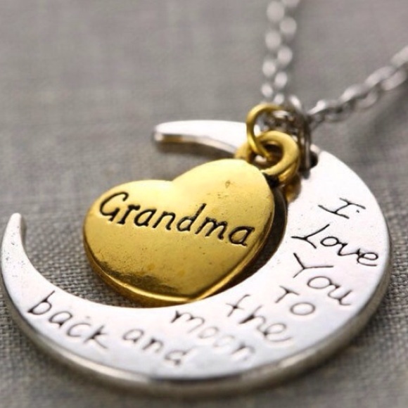 Jewelry - NEW Grandma - I❤️you to the moon - Last One
