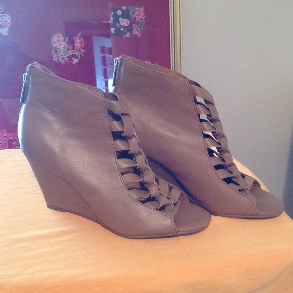 Kelsi dagger wedge sandal